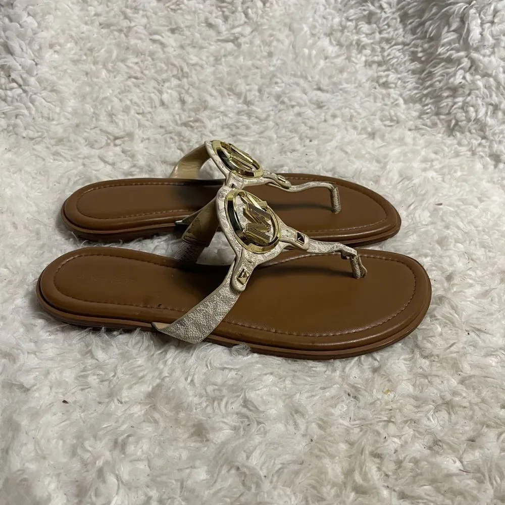 Michael Kors Aubrey Synthetic beige Thong Sandal gold tone logo accent SZ9.5M